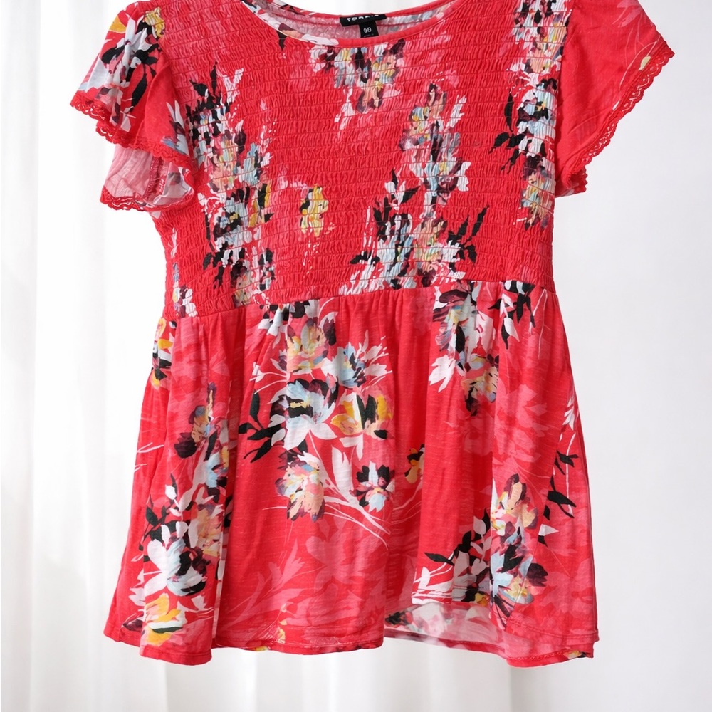 Beautiful top flowy sleeves. Torrid